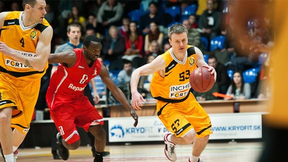 Basketbalisti Interu zdolali Banskú Bystricu aj do tretice