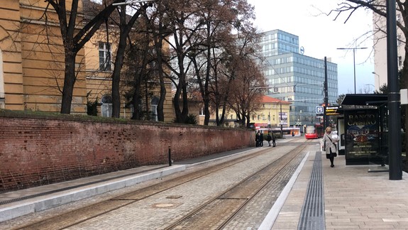 Na Americkom námestí opravia chyby po rekonštrukcii - električky tadiaľto nebudú premávať!