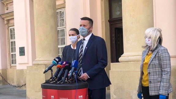 Mesto bude cielene bez pomoci štátu testovať zariadenia pre seniorov: Testy dostalo od súkromných firiem