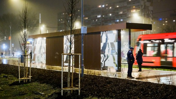 Vyzdobená: Novú zastávku v Petržalke krášlia motívy maľby Mier