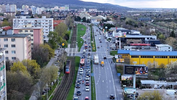 Oprava Račianskej: Vodiči hlásia vodiči 30-minútové zdržanie