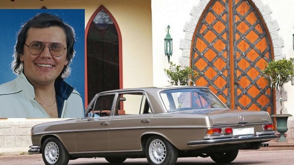 FOTO: Nebohý spevák Karol Duchoň sa v súčasnosti vozí na takomto Mercedese - ako je to možné?