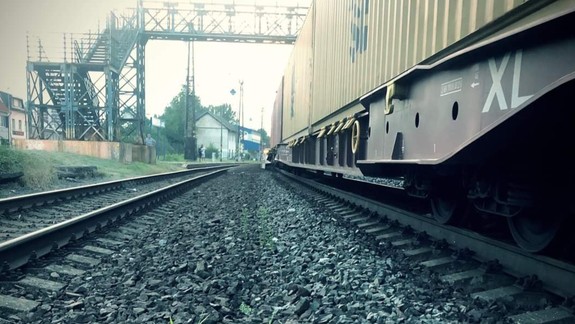 Žena zrazená vlakom v Lamači: Polícia začala trestné stíhanie