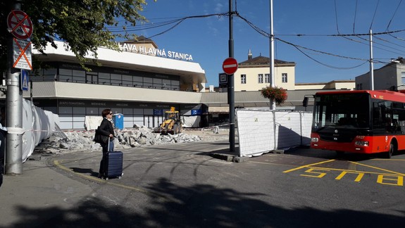 Zbúrajú budovu Hlavnej stanice? Útvar hodnoty za peniaze to navrhuje