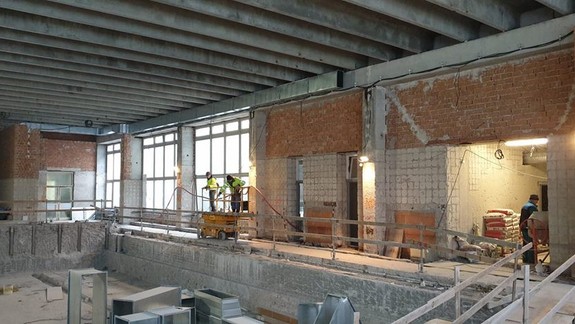 FOTO: Ako napredujú práce na rekonštrukcii bazéna v Karlovej Vsi?