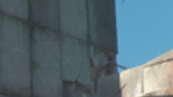 Na nábreží sa začalo s búraním pylóna