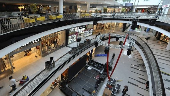 Rozruch v nákupnom stredisku Centrál - objavil sa v ňom záhadný biely prášok 