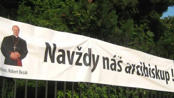 Odvolaného arcibiskupa podporia koncertom aj Bratislavčania
