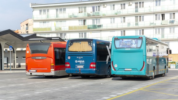 Nový dopravca je realitou - bratislavská župa podpísala 1000-stranovú zmluvu so spoločnosťou ARRIVA