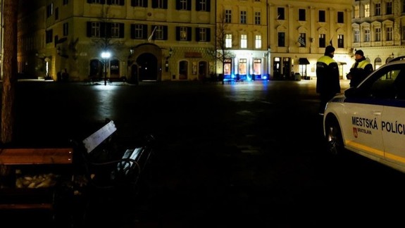 Bratislava sa pridala k protestujúcim samosprávam - na pol hodinu vypla osvetlenie vo vybraných lokalitách