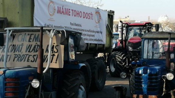 FOTO a VIDEO: Farmári už dorazili do Bratislavy! Pozrite sa na aktuálny priebeh situácie