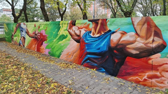 FOTO: Krásna premena, čo poviete? Takto sa vďaka aktivite obyvateľov zmenil obvodový múr ihriska