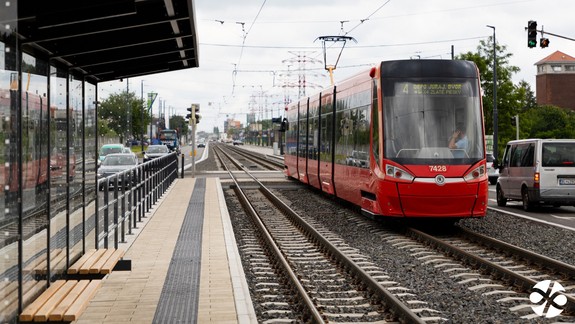 Vynovené zastávky, rýchlejšia premávka: Na Vajnorskú radiálu sa vracajú električky