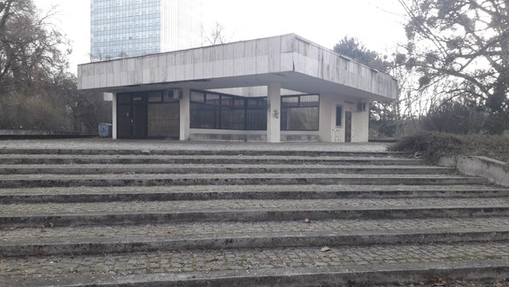 Mesto kúpi v Sade Janka Kráľa budovu, v ktorej sídlil erotický klub - koľko za ňu zaplatí?