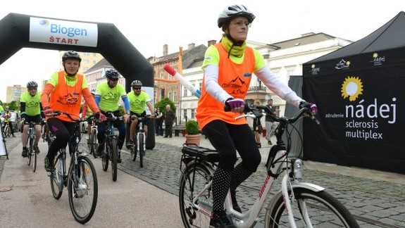 Pacienti so sklerózou a podporovatelia budú bicyklovať od Tatier k Dunaju