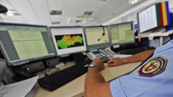 Chytili ďalšieho autora „bombových,“ telefonátov. Pred vyvolaním poplachu si vypil