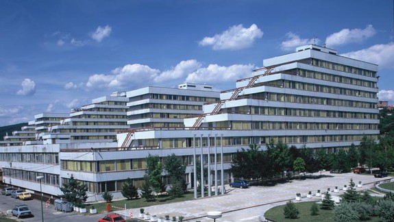 Priestory Fakulty elektrotechniky a informatiky STU prešli revitalizáciou v hodnote 5 miliónov eur