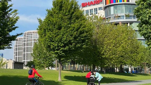 FOTO: Okolie nákupného centra Eurovea i breh Dunaja pomaly ožívajú...