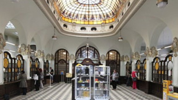 Na pošte sa zo zásielky vysypal neznámy biely prášok