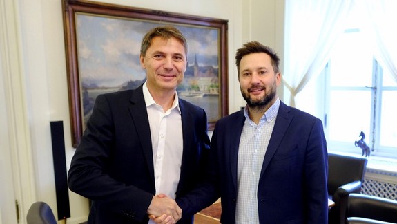 Odchádzajúci primátor Nesrovnal dnes rokoval s nastupujúcim Matúšom Vallom