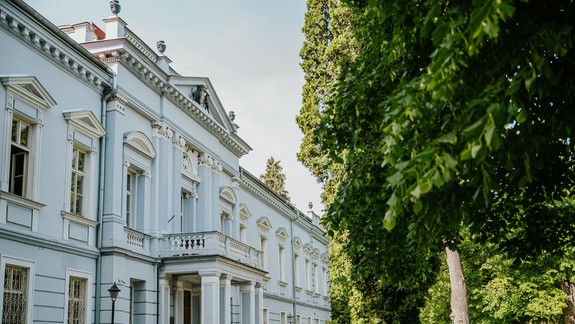 Neďaleký kaštieľ spojil čaro histórie a komfort súčasnosti v srdci vidieka