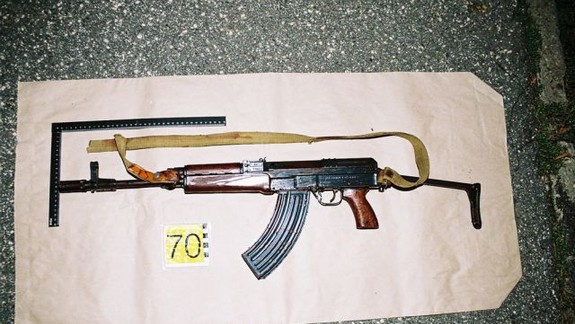 Vrah z Devínskej Novej Vsi mal upravený samopal