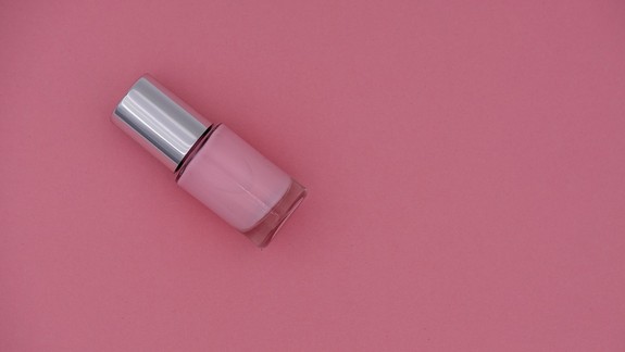 Umelé nechty ako pohodlná náhrada klasickej manikúry