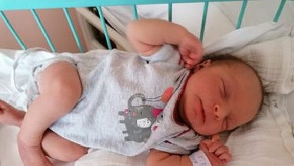 Policajti na Záhorí boli účastní pri zrode nového života a malú Hanku už aj privítali na svete...