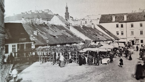 Viete, kam chodili Prešporáci na Chlebový trh? Okolo tohto miesta určite prejdete aj dnes...