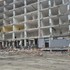Pri Trhovisku Miletičova začali búrať budovu bývalého Kovoprojektu