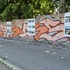 Smutné: Výstavu historických fotografií na múriku pri Umelke zničili vandali