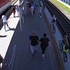 Zhrození železničiari: Po staniciach i tesne vedľa koľajiska sa preháňajú cyklisti