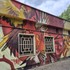 Čo na ňu poviete? Zanedbanú stanicu tepla v Dúbravke skrášlili street art umelci