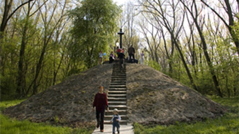 Na sihoť pustili tisícky návštevníkov, odchádzali tunelom - sihot_studna
