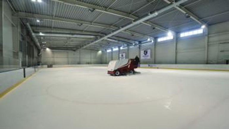 V lamači otvorili nový zimný štadión ice arena - Klzisko1