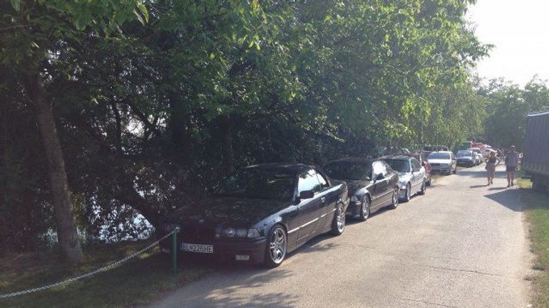 Rybári sa autami k jazerám už viac nedostanú - vajnorske_jazera_auta