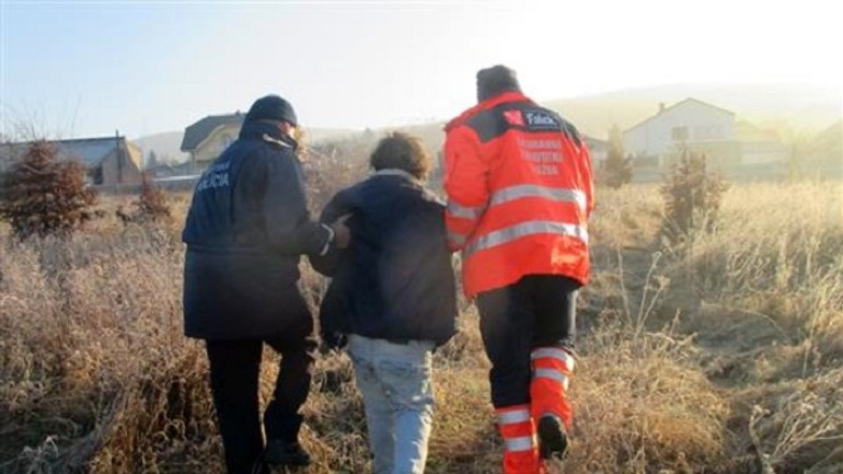 Záchrana podchladeného muža. ležal, už ani nerozprával - meskaci s muzom