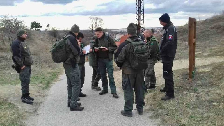 Policajti na Devínskej Kobyle
