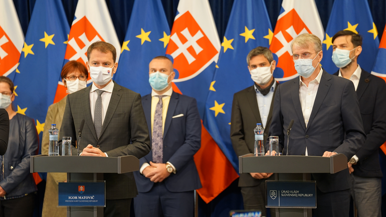 Premiér Igor Matovič a člen ústredného krízového štábu Mistrík
