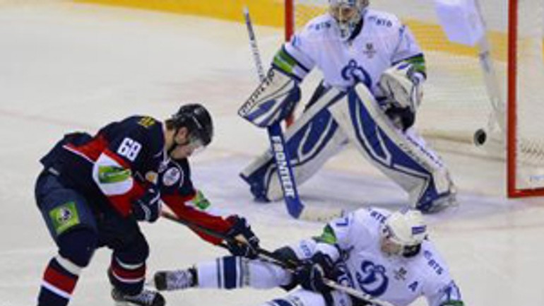 Khl: slovan prehral aj štvrtý zápas s dinamom moskva - hcslovan_dinamo2