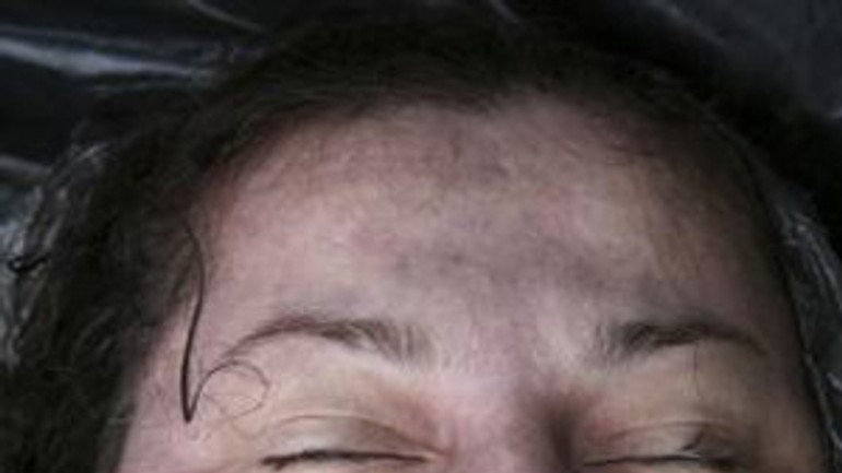 Polícia pátra po totožnosti ženy, ktorú našli mŕtvu na hrádzi - policia_mrtva_04012014_1