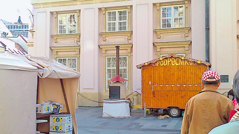 Námestie či dedinské trhovisko? - 201517_pamatnik1