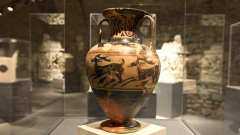 Na hrade odhaľujú kultúru a život zaniknutých etruskov - etruskovia