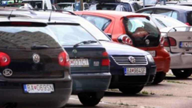 Prenajmú 63 parkovacích miest - parkovisko