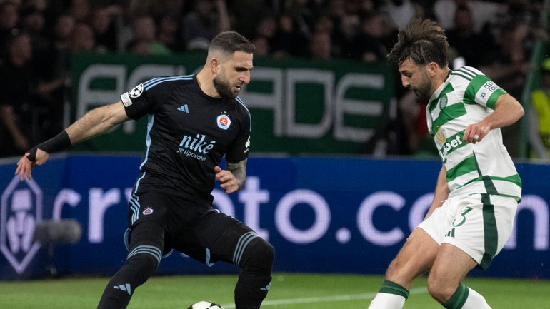 Hráč ŠK Slovan Bratislava Tigran Barseghjan (vľavo)