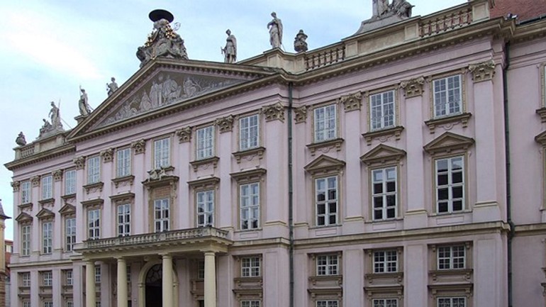 Väčšinu mestského zastupiteľstva budú tvoriť noví poslanci - primacialny_palac