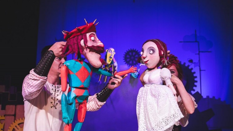 Bábkové spracovanie rozprávky Dlhý, široký a bystrozraký