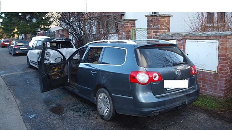 Foto:  na račianskej horeli dve autá - poziar 2