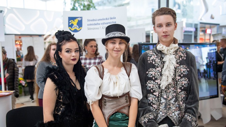 Stredná umelecká škola scénického výtvarníctva - študenti