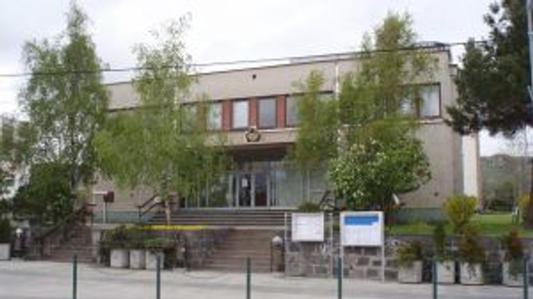 Nariadenie o miestnom poplatku za rozvoj prijali už aj v rači - Miestny_urad_Raca